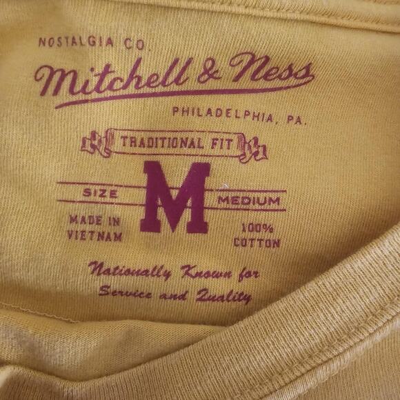 Magic Johnson Los Angeles Lakers Hardwood Classic Player T-Shirt Size M - Picture 2 of 5